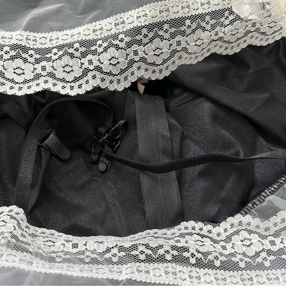 Leg Avenue Naughty French Maid Costume Size XL - Picture 8 of 8